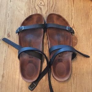 Birkenstock Women’s Daloa in Black